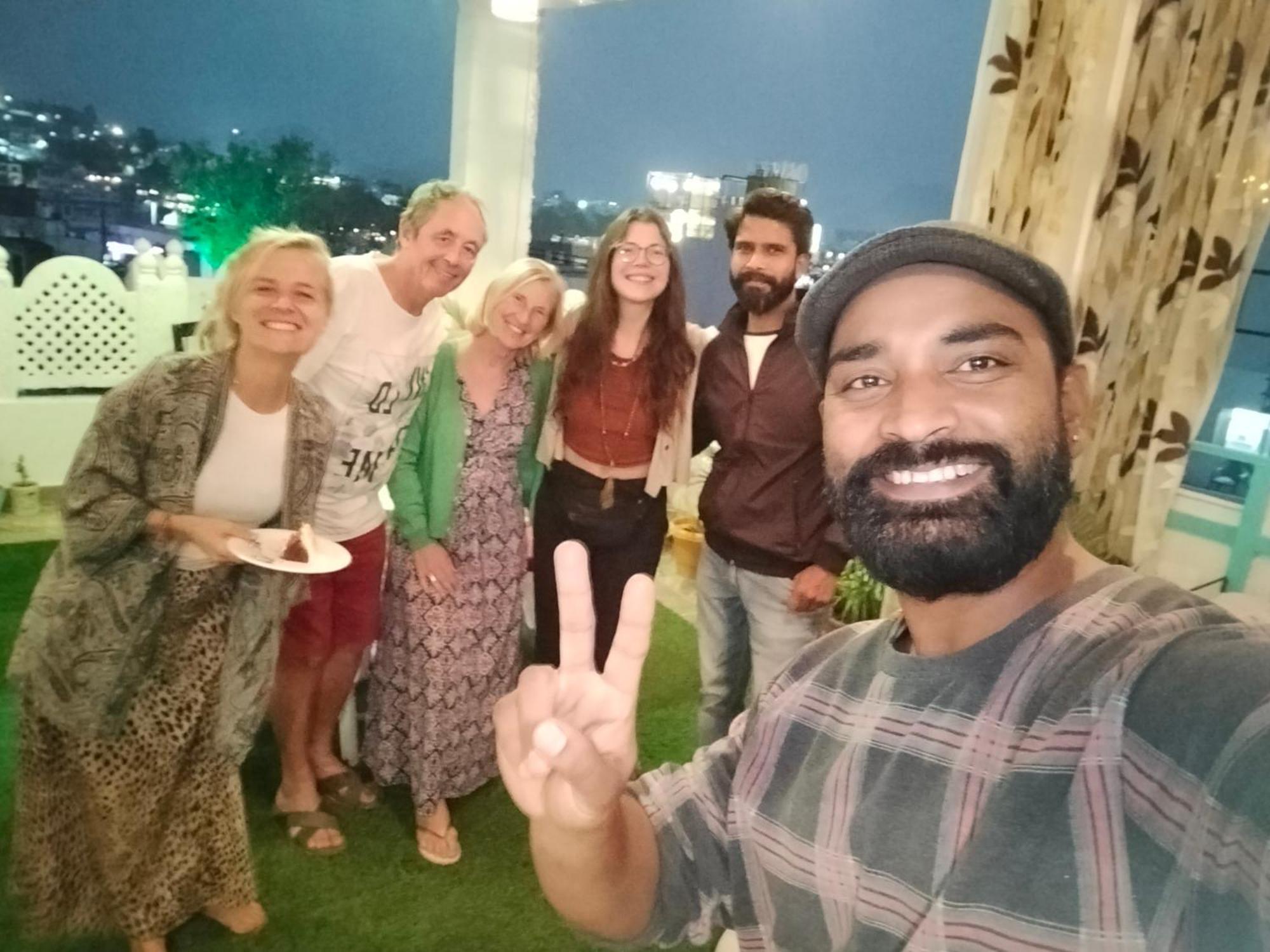 Krishna Stay Guest House Udaipur Bagian luar foto