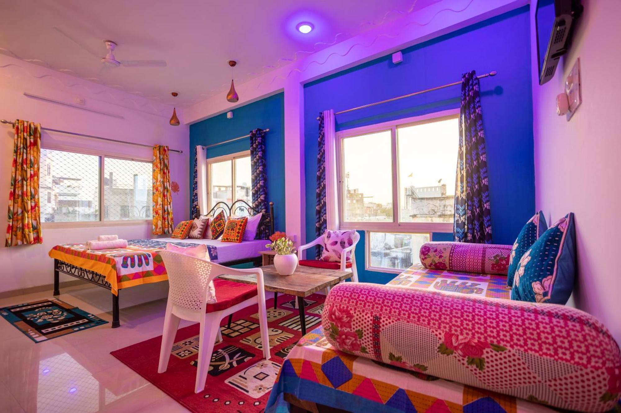 Krishna Stay Guest House Udaipur Bagian luar foto