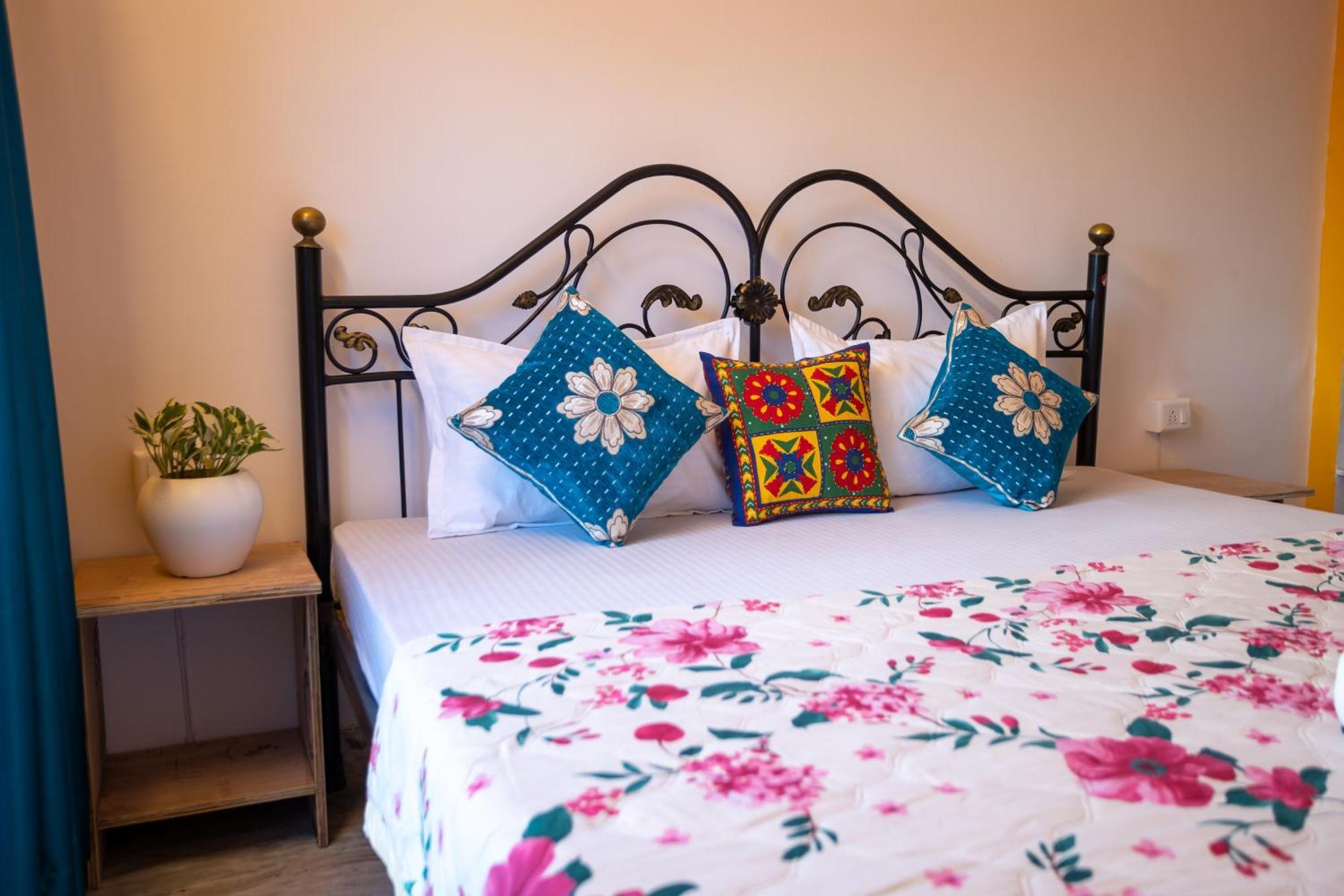 Krishna Stay Guest House Udaipur Bagian luar foto