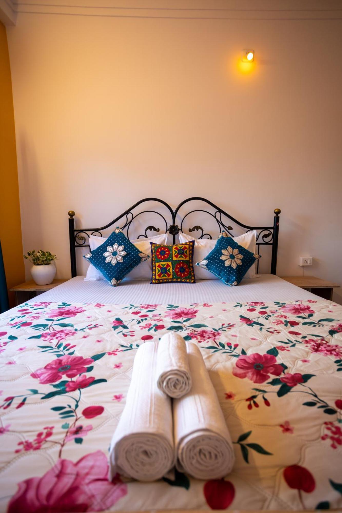 Krishna Stay Guest House Udaipur Bagian luar foto